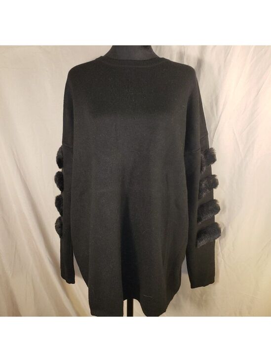 Staccato Sweaters - Staccato Black XL Sweater w/Faux Fur Trimmed Sleeves